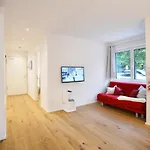 Modern Apartment Near Downtown