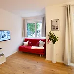 Modern Apartment Near Downtown